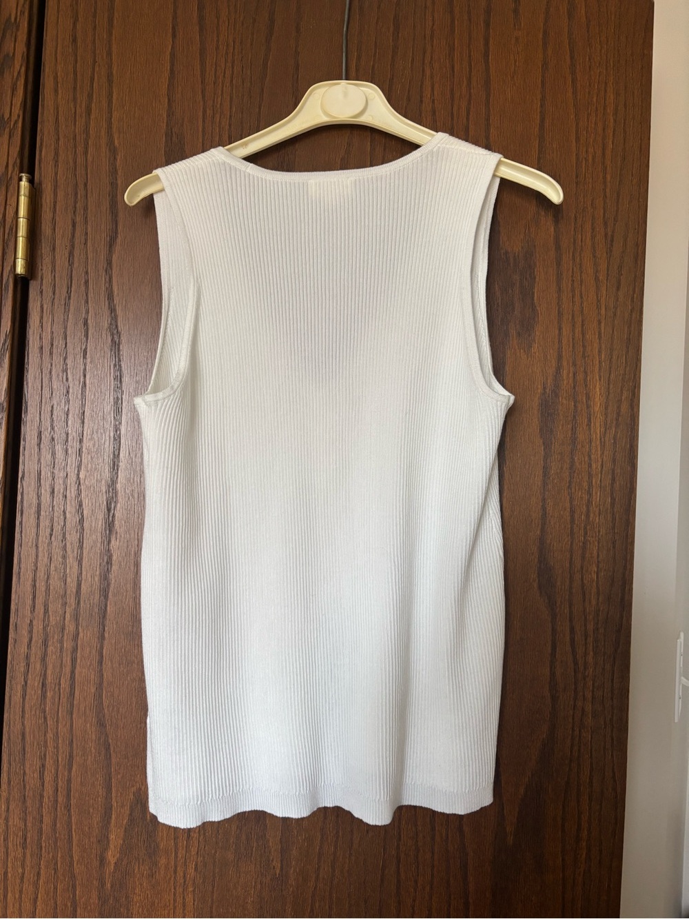Gentle Fawn White Ribbed V-Neck Button Tank - Picture 3 of 3